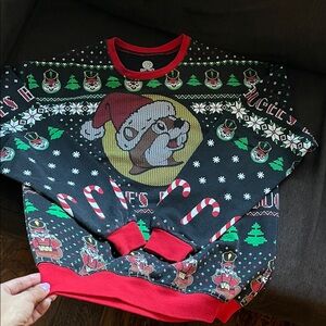 Buc-ee’s Holiday Sweater Crewneck in Black, Red, Green / Chistmas Time